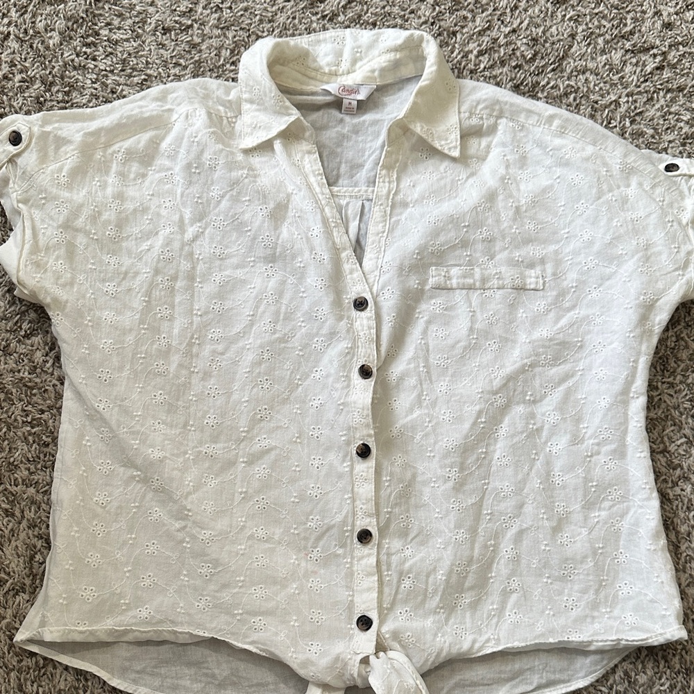 Candie’s White Button Down Eyelet Short Sleeved Shirt Size M